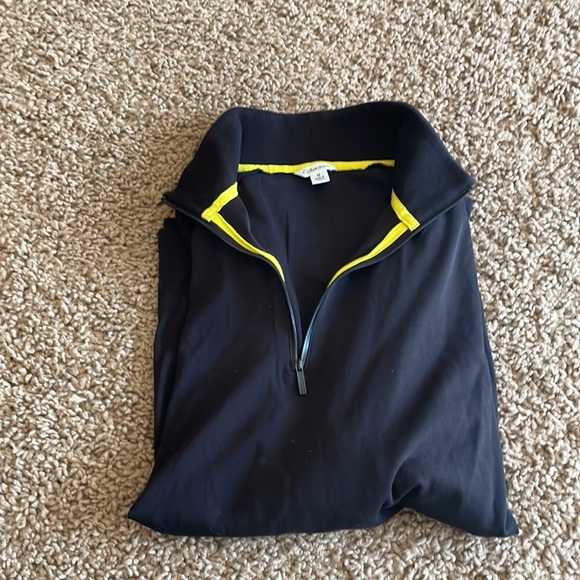 Gently worn CalvinKlein wuarter zip shirt. Size M - Picture 4 of 4